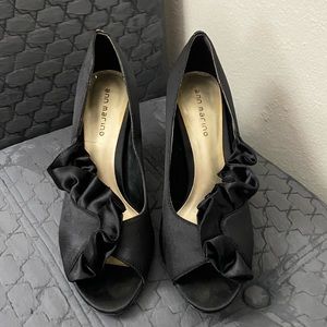 Ruffle black heel